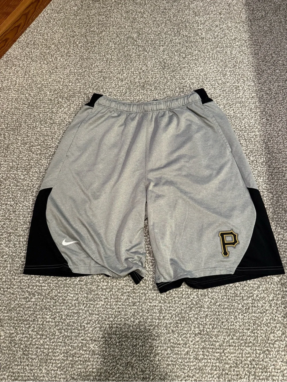 Nike Pittsburgh Pirates MLB Baseball Dri Fit Shorts